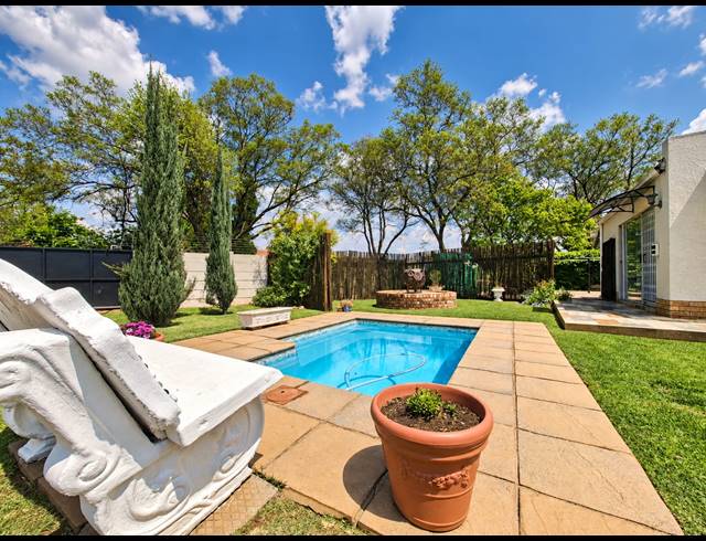 4 BEDROOM HOUSE FOR SALE IN GOLF PARK
